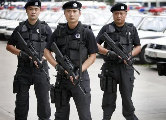 防彈衣真能防止子彈嗎？特警告訴你真實(shí)體會(huì)，很是后怕！